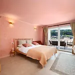 Guest house Nada